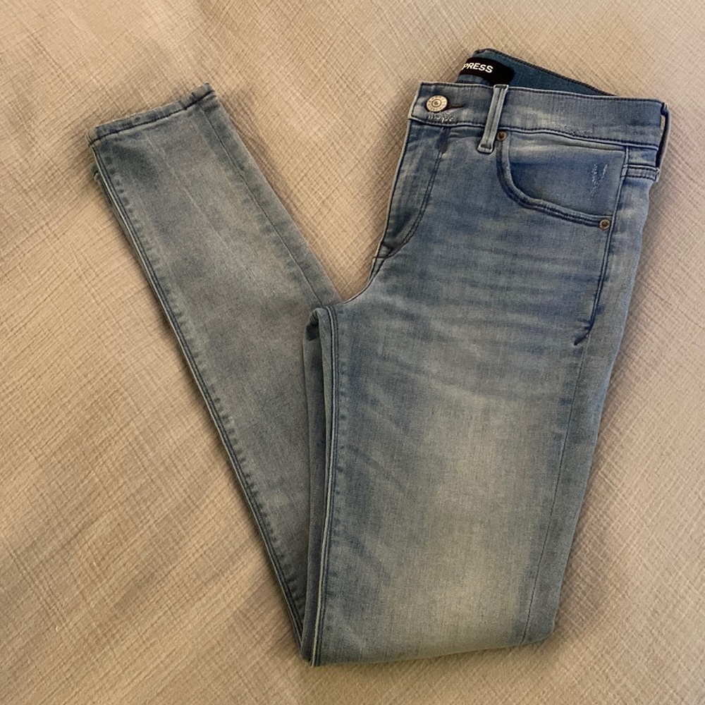 Express Mid Rise Skinny Jean- Light Blue Wash - Size 6 Regular